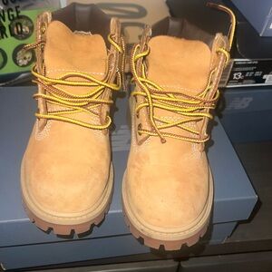 Timberland kids boots size 10